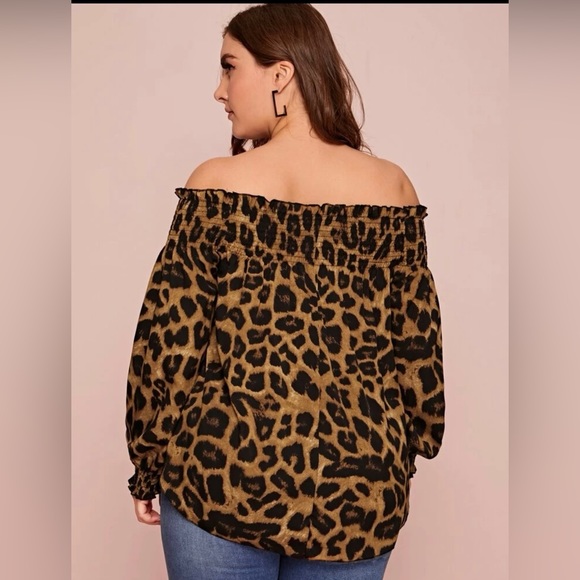 SOLD!!! SHEIN Top - Picture 3 of 5